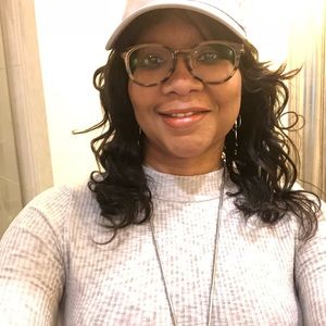 Meet your Posher, Linda